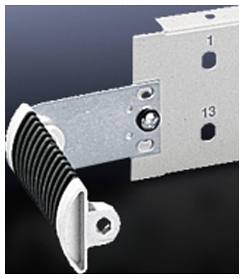 Metallischer Eckverbinder mit geriffelter, schwarzer Kunststoffoberfläche zur besseren Griffigkeit, montiert an einer beschrifteten Metallplatte.