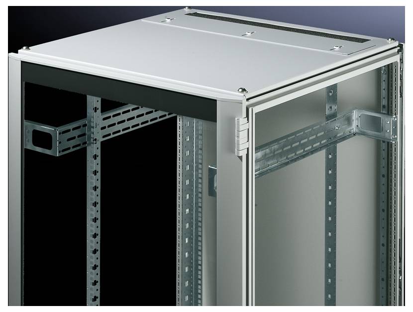 Metallrahmen eines Server-Racks mit offenen Seiten, sichtbar sind vertikale und horizontale Streben zur Befestigung von Geräten.