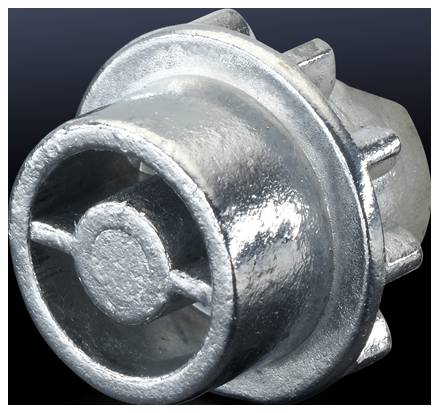 Ein silbernes Metallteil mit mehreren Rillen und einer gerippten Oberfläche, ähnlich einem Verbindungsstück oder Maschinenelement.