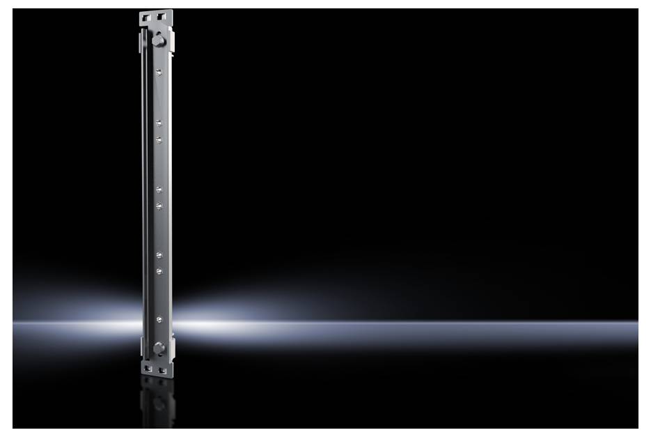 Metallscharnier auf schwarzem Hintergrund, links ausgerichtet, mit indirekter Beleuchtung, die Details und Konturen hervorhebt.