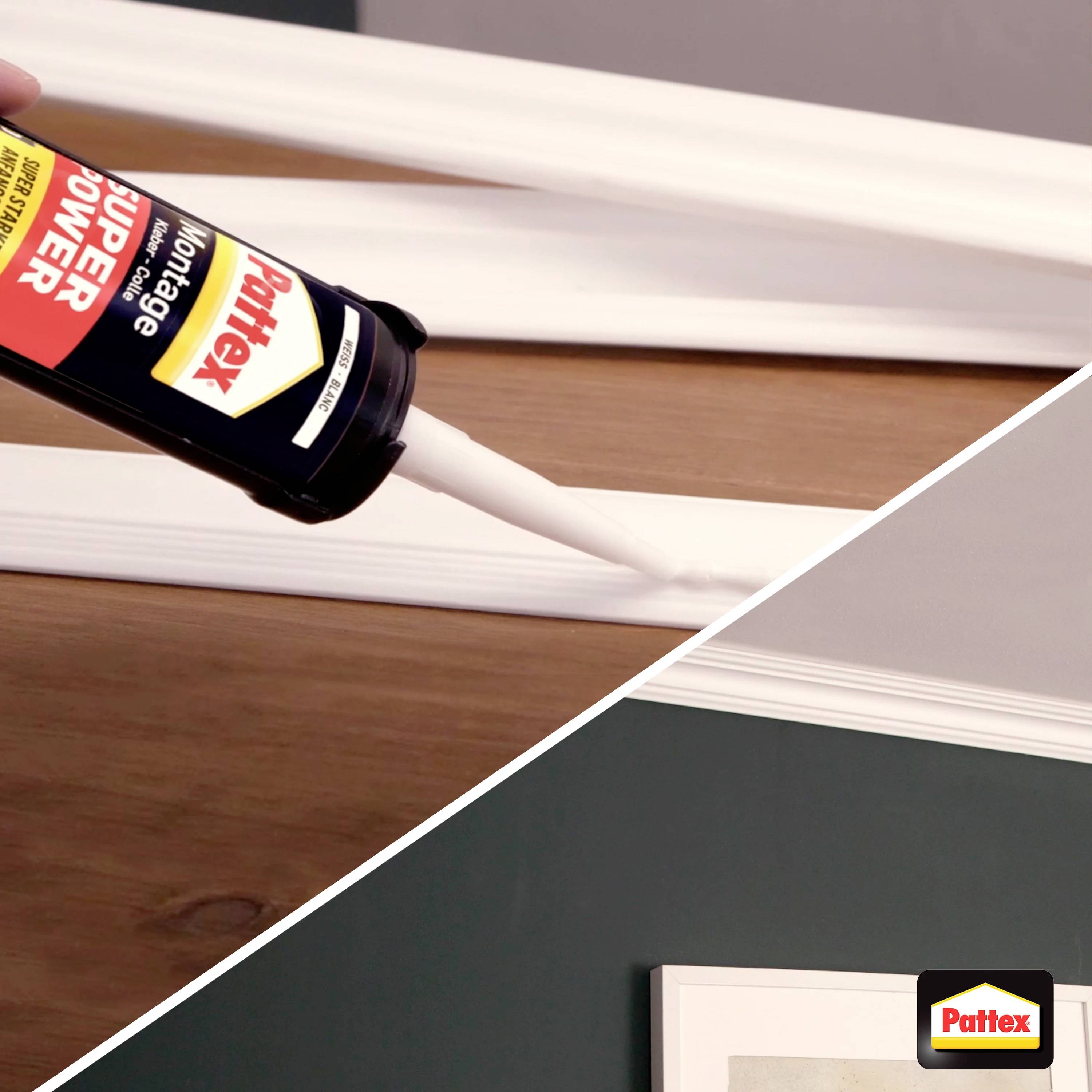 Eine Kartusche mit Pattex-Kleber, angewendet auf weiße Holzleisten, zeigt einen präzisen Einsatz beim Heimwerken an der Wand.