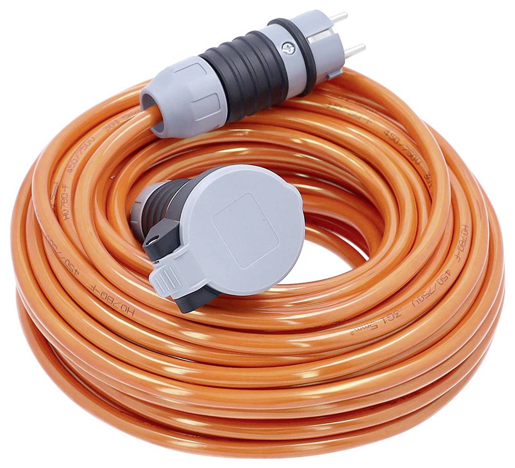 Aufgerolltes orangefarbenes Elektroverlängerungskabel mit zwei grauen Industriesteckverbindern auf weißem Hintergrund.
