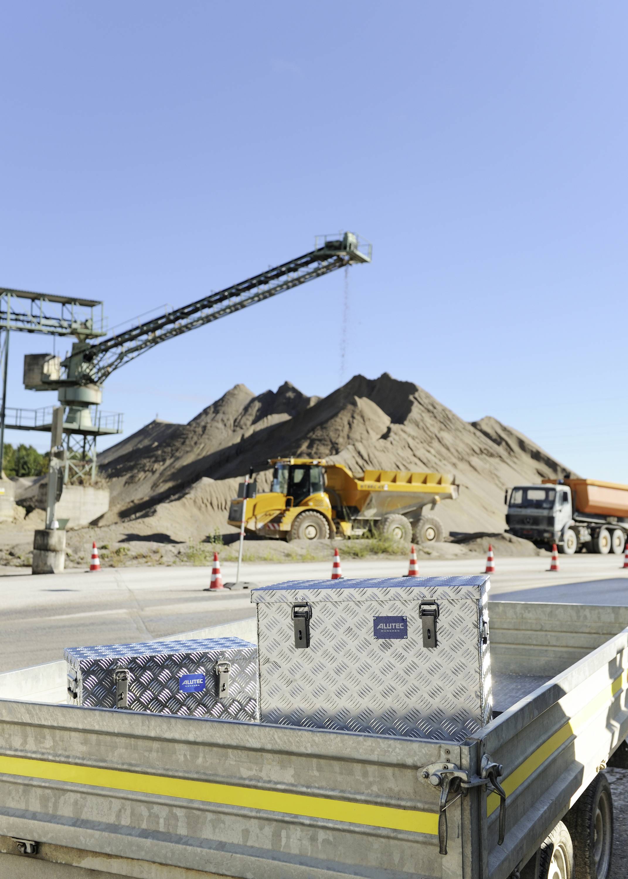 Alutec 41037 Riffelblechbox Aluminium (L x B x H) 622 x 275 x 270mm