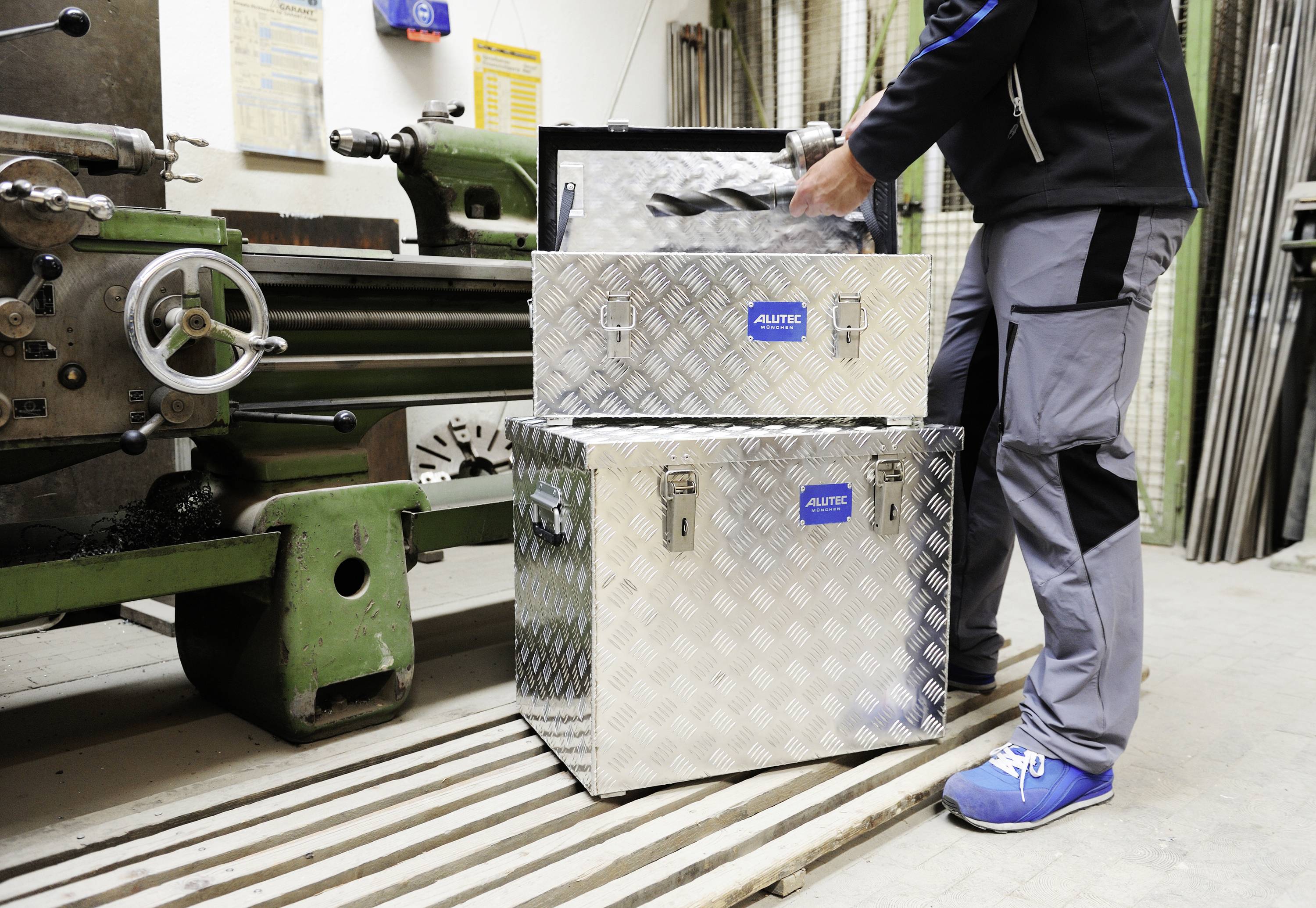 Alutec 41070 Riffelblechbox Aluminium (L x B x H) 522 x 375 x 420mm