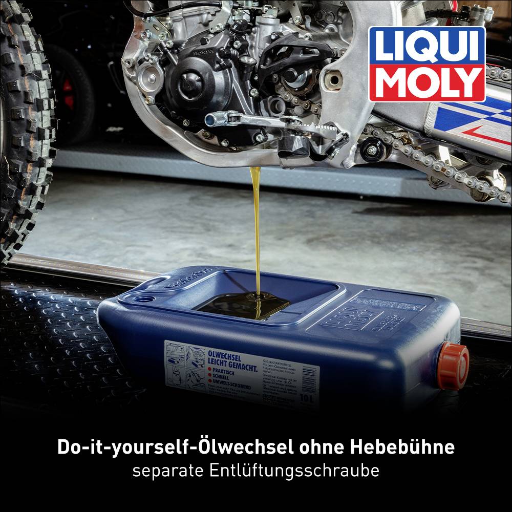 Motorradöl wechselt in einem Behälter. DIY-Ölwechsel ohne Hebebühne. Separates Entlüftungsschrauben-Set von LIQUI MOLY.