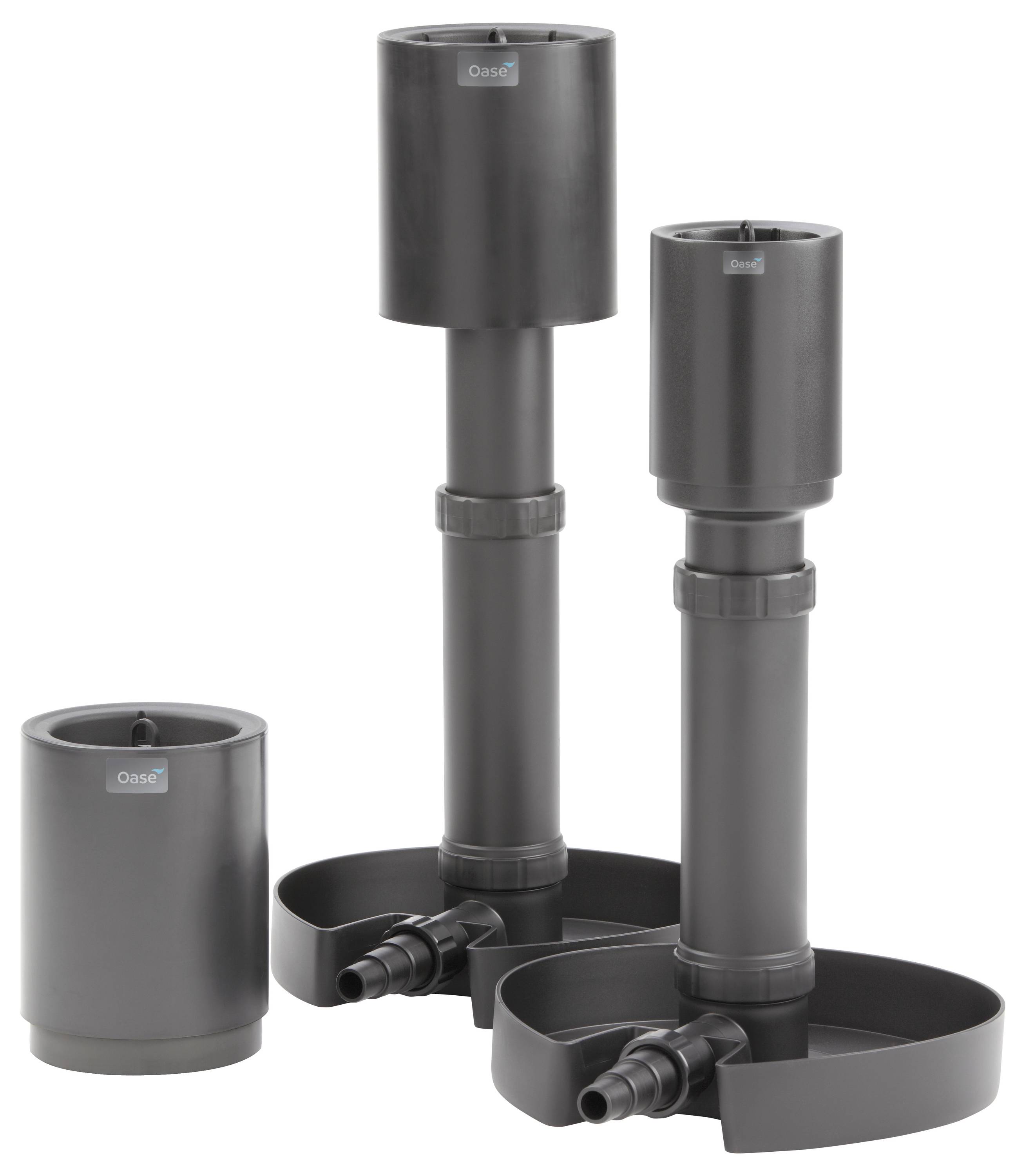 Drei schwarze Aquarienfilter, jeder mit zylindrischem Design und Bodenständer, nebeneinander angeordnet.