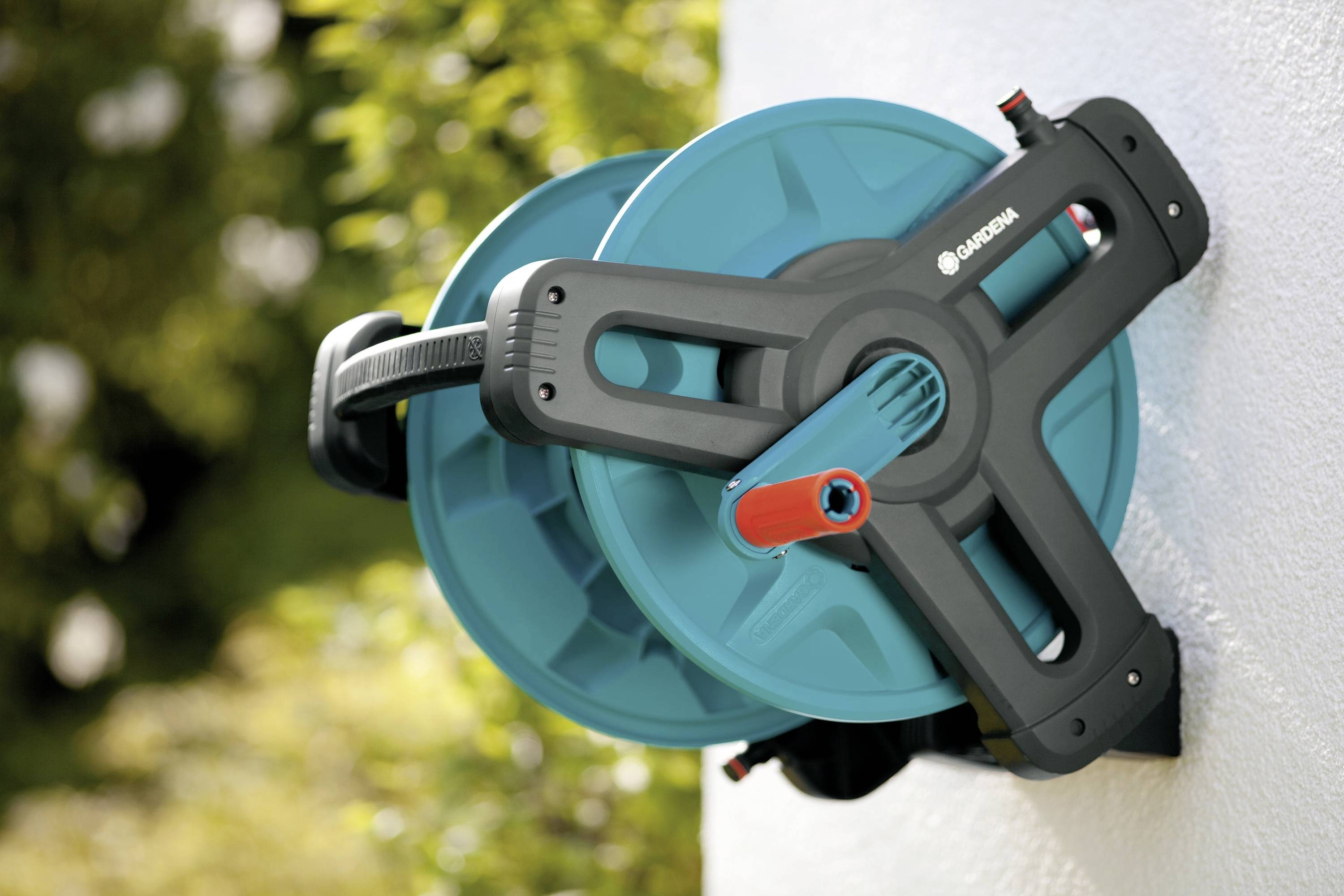 GARDENA 08009-20 Classic Wand 50 Set Gartenschlauchtrommel 13 mm 20 m 1/2 Zoll 1 St. Schwarz, Türkis, Orange