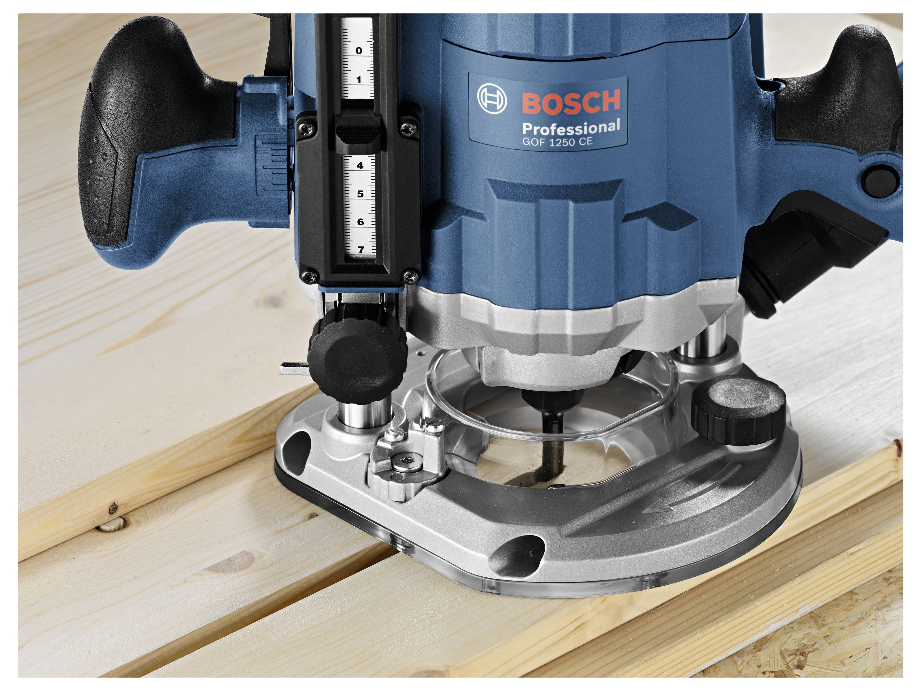 Bosch Professional Oberfräse 0601626001 GOF 1250 CE inkl. Koffer 1250W