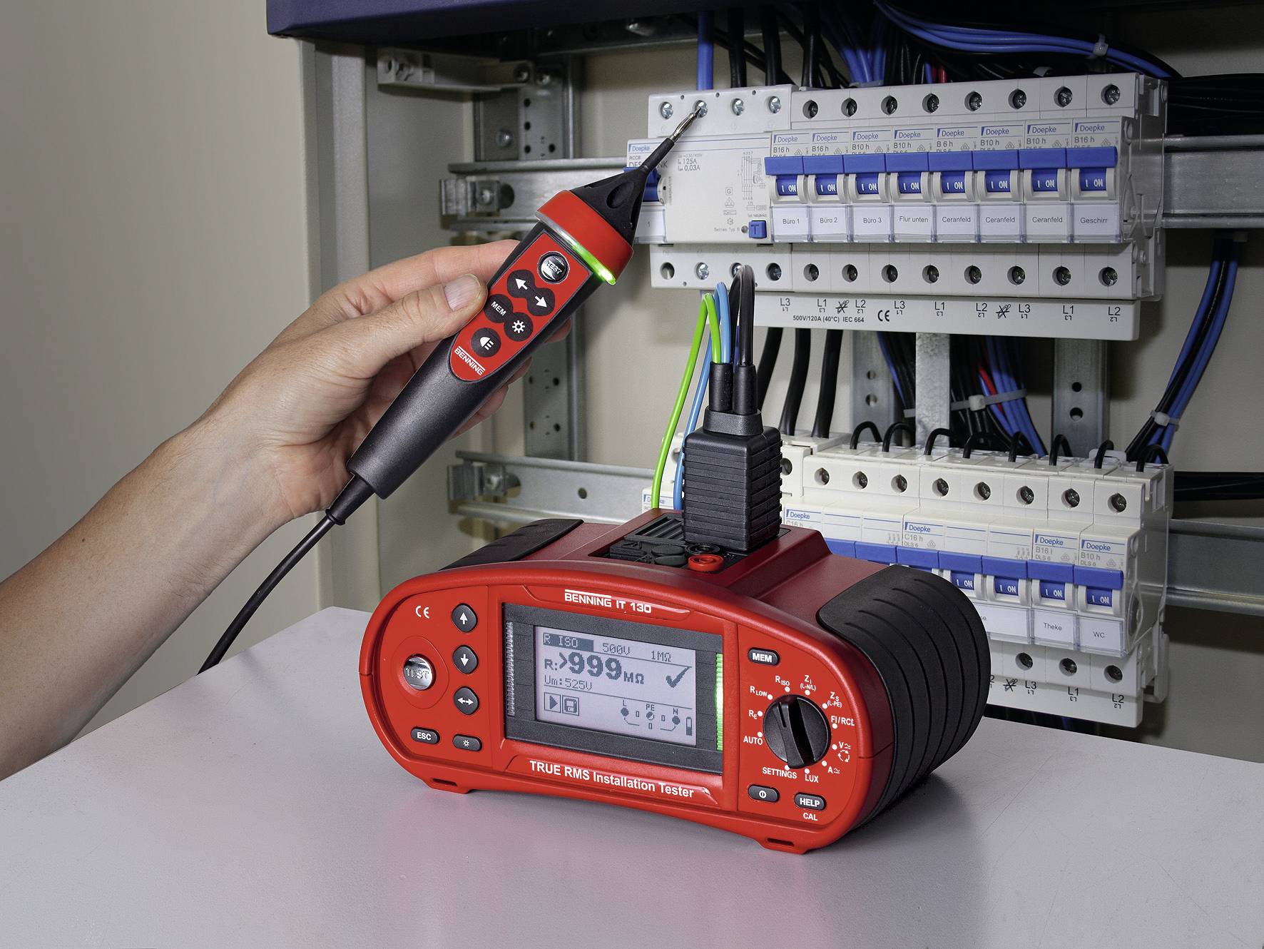 Benning IT 130 VDE-Prüfgerät kalibriert (ISO)