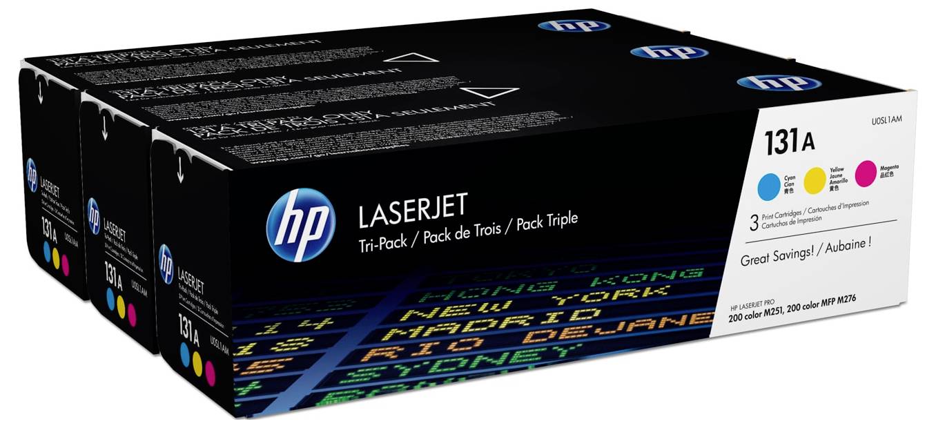 Zwei HP LaserJet Tri-Pack Tonerpatronen-Boxen, schwarze Verpackung mit blauen Akzenten und „131A"-Etikett, in Perspektive auf weißem Hintergrund dargestellt.