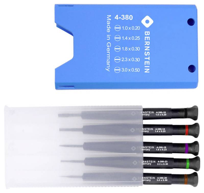 Blue Bernstein 4-380 Koffer mit fünf Präzisions-Schraubendrehern, teilweise sichtbar in einer durchsichtigen Hülle, jeder mit unterschiedlichen Spitzengrößen gekennzeichnet.
