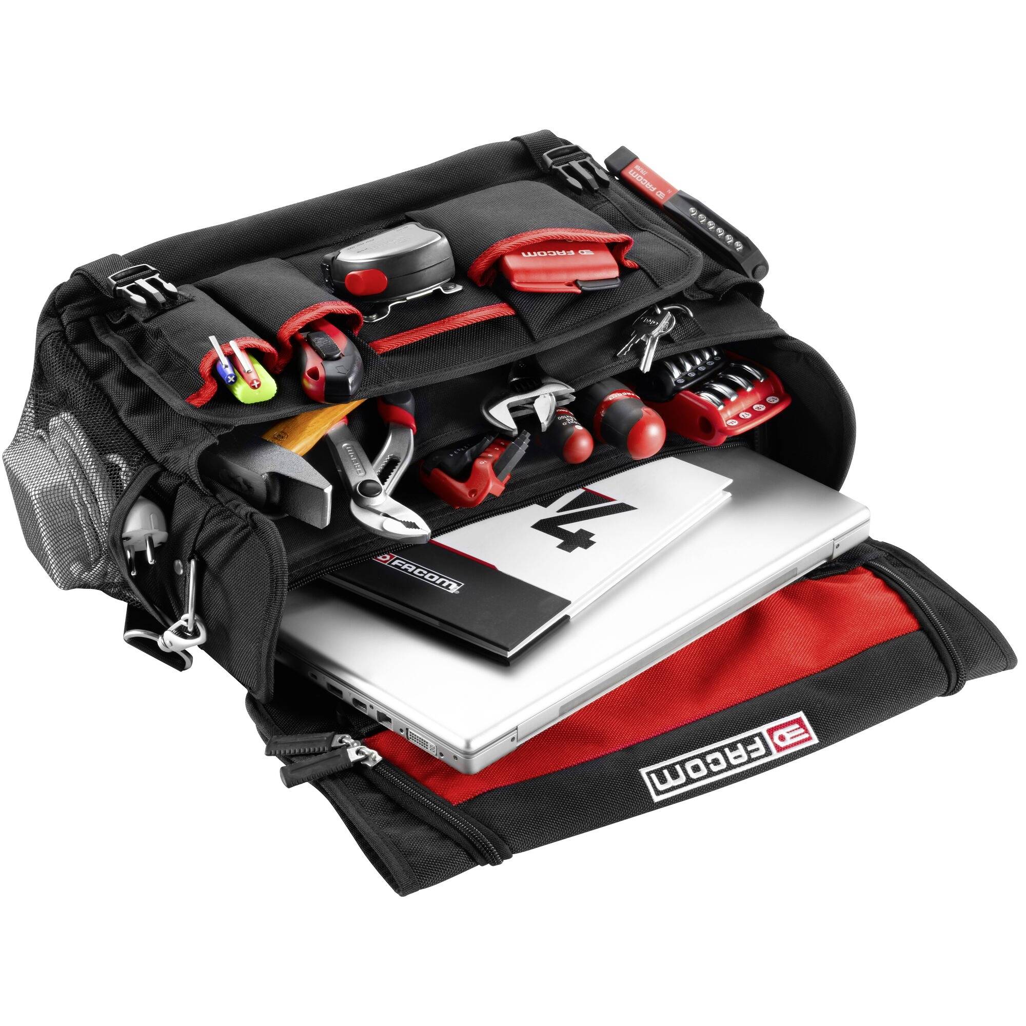 Offene schwarze Werkzeugtasche mit roten und schwarzen Werkzeugen sowie einem Laptop, die zur Wartung oder Reparatur verwendet werden.