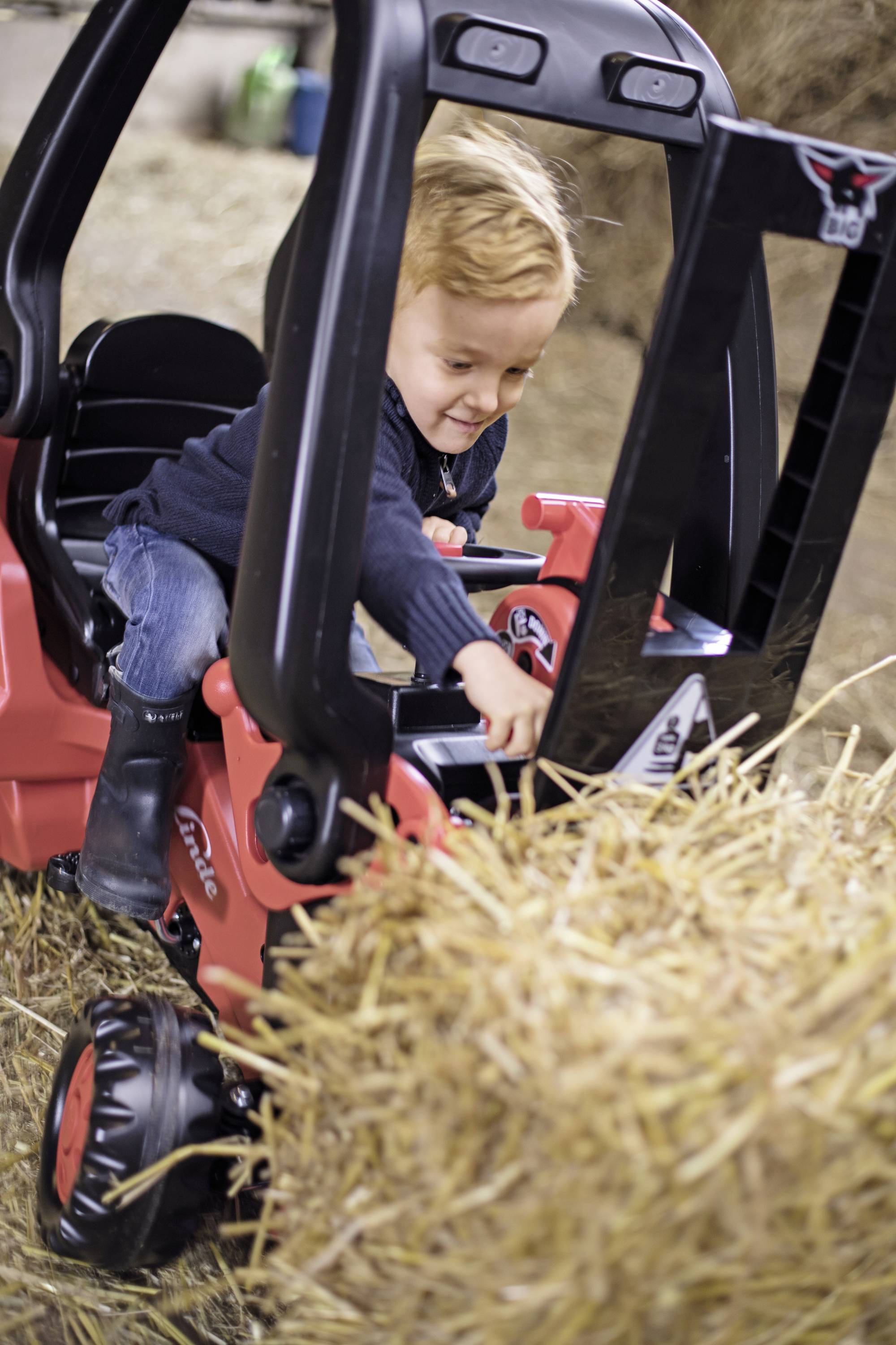 Linde Gabelstapler Schwarz/Rot