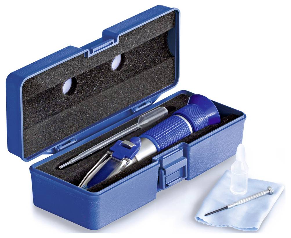 Ein blaues Refraktometer-Set in einem geöffneten Etui, einschließlich Pipette, Schraubendreher und Reinigungstuch.