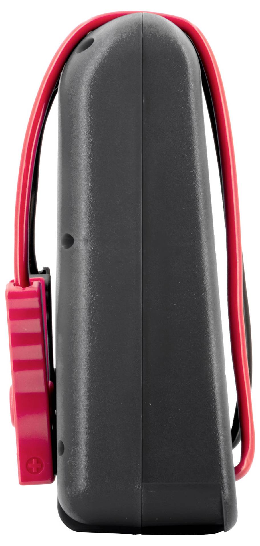 Ein schwarzes rechteckiges Gerät mit einem roten Kabel, das darum herum geschlungen ist, und einer roten Seitenklemme, gezeigt auf weißem Hintergrund.