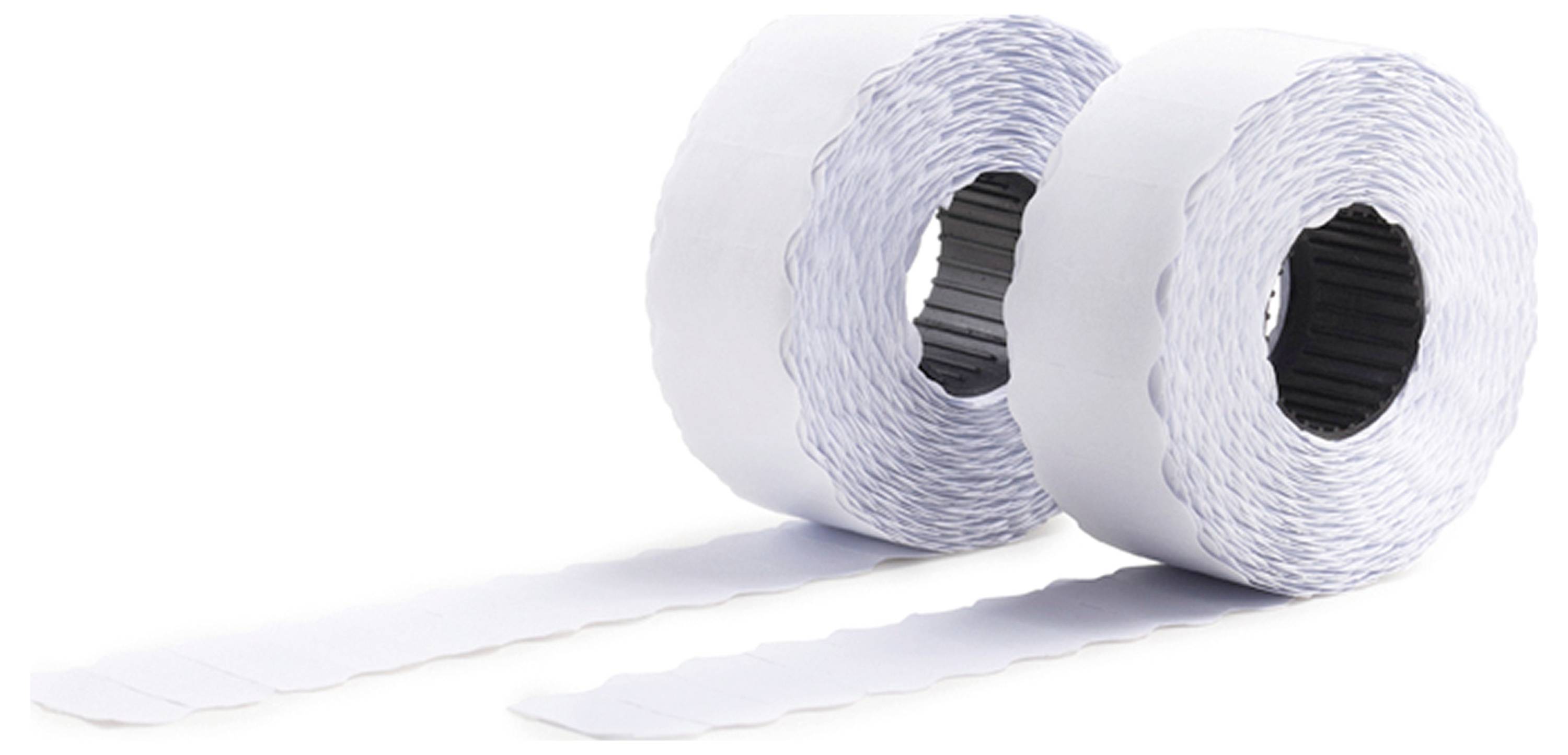 Zwei große Rollen weißes Etikettenpapier bzw. Klebeband auf weißem Hintergrund, mit abgerollten Streifen davor.