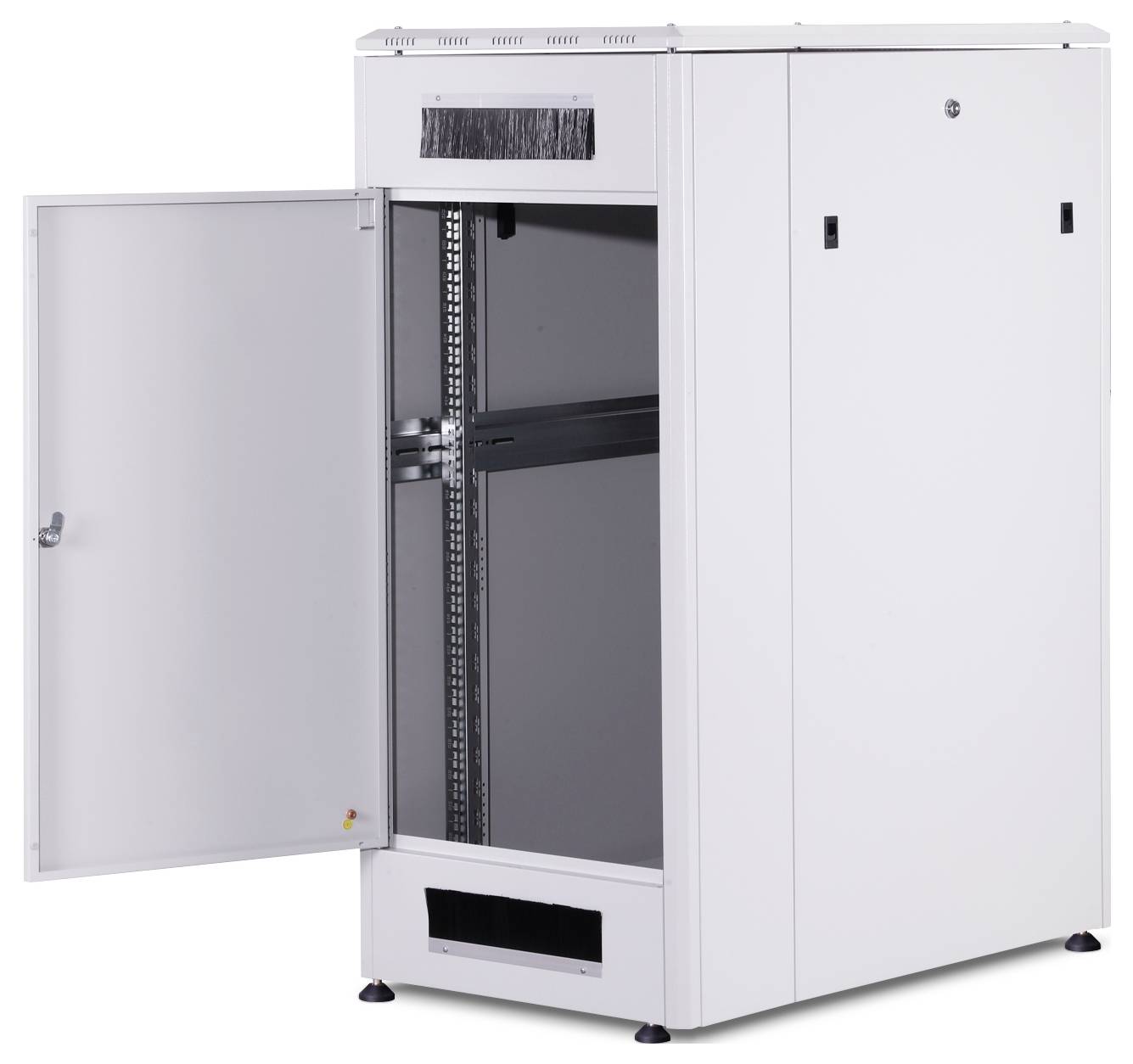 Ein weißer, geöffneter Server-Rack mit einer Tür aus Metall. Geeignet für die Montage von Netzwerk- und Serverausrüstung in einem Rechenzentrum.