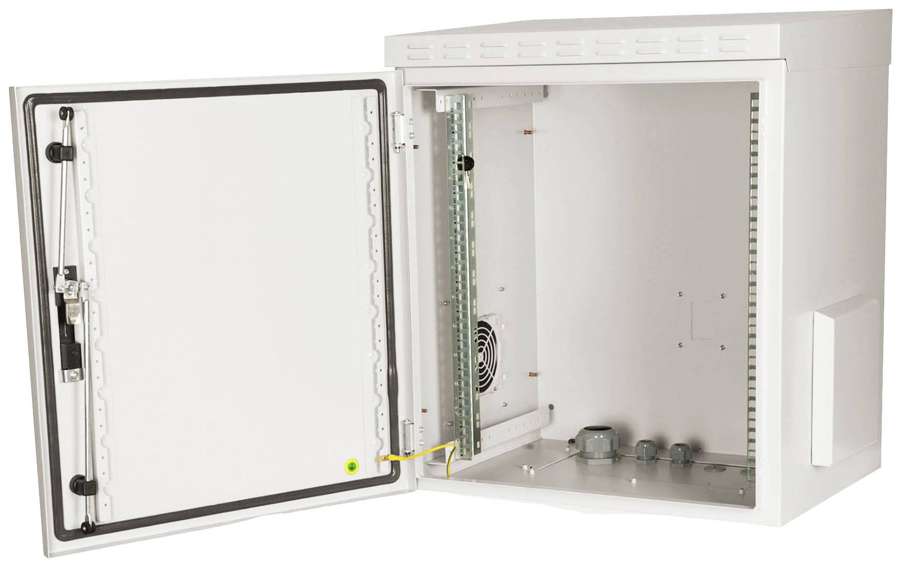 Ein geöffneter weißer Schrank mit einem leeren Inneren, einer Metallschiene und einem kleinen Lüfter an der Rückseite. Links ist die Tür zu sehen.