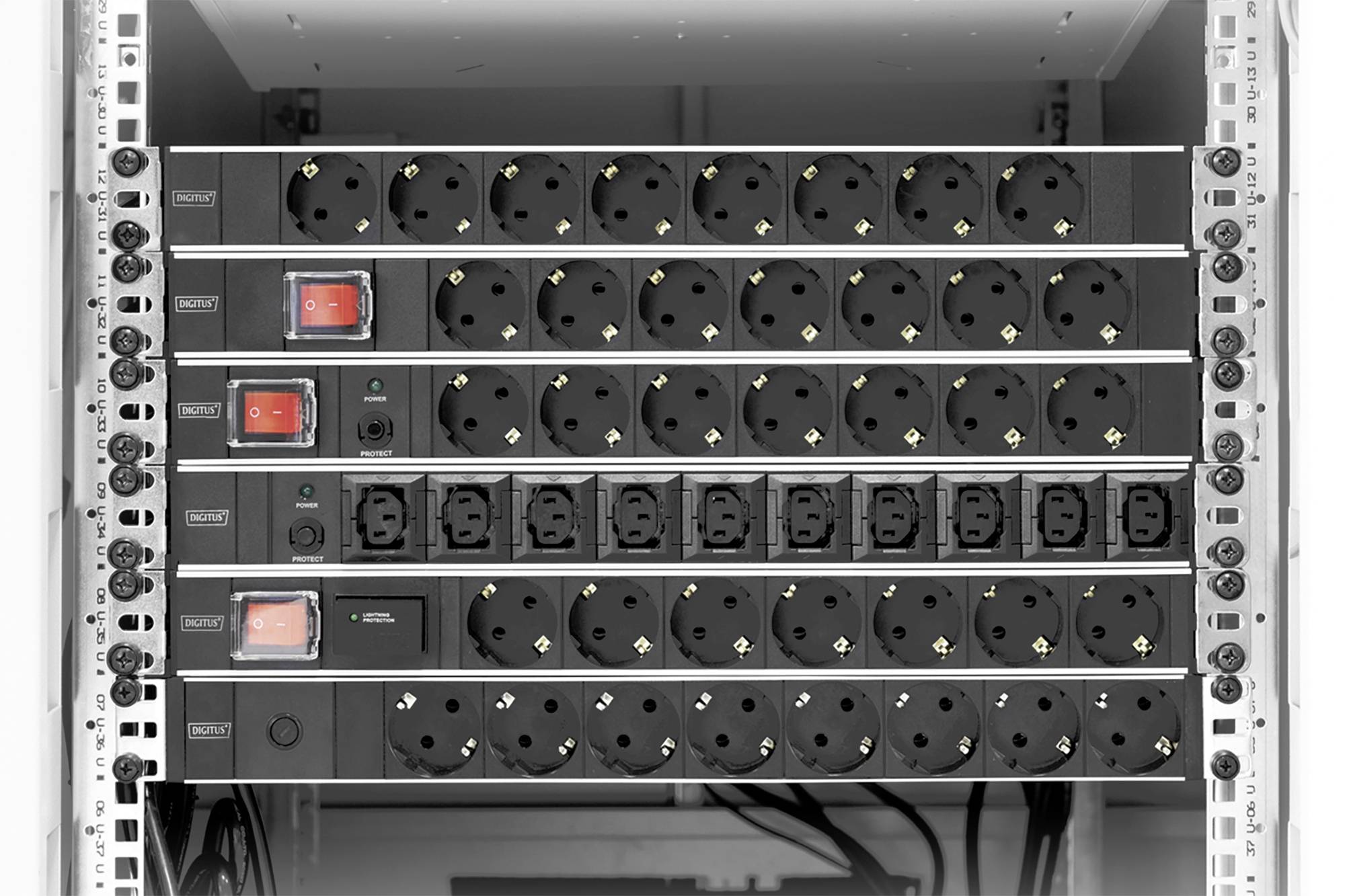 Digitus DN-95407 19 Zoll Netzwerkschrank-Steckdosenleiste 1 HE Schutzkontaktsteckdose Schwarz