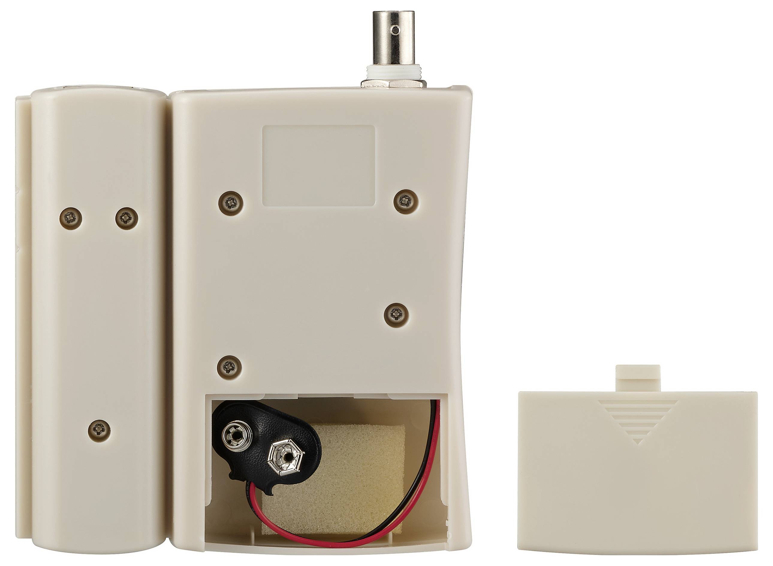 Ein beiges elektronisches Gerät mit abnehmbarem Batteriedeckel und Fach, das eine 9-V-Batterieverbindung im Inneren zeigt.