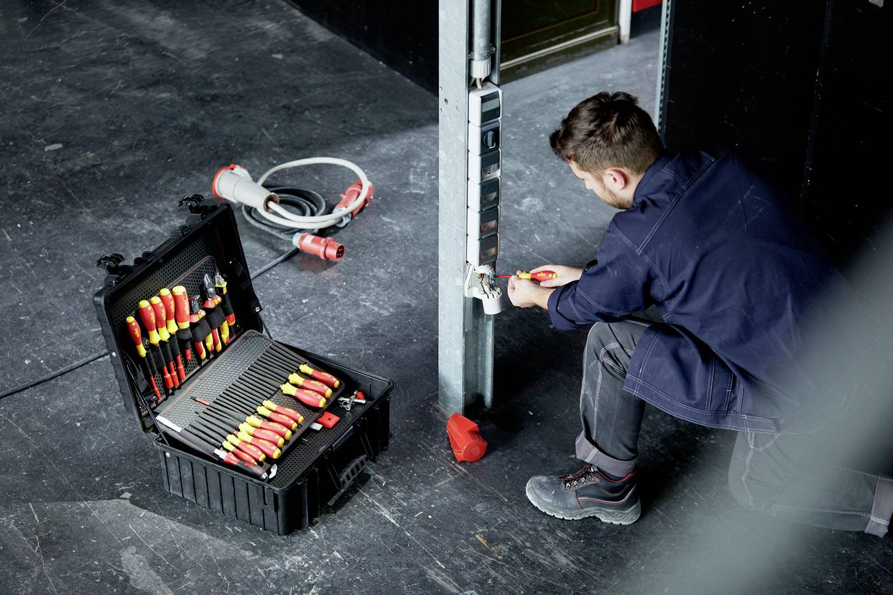 Wiha 40523 Elektriker, Handwerker, Lehrlinge, Profi, VDE Werkzeugkoffer bestückt 81teilig (L x B x H) 510 x 420 x 220mm