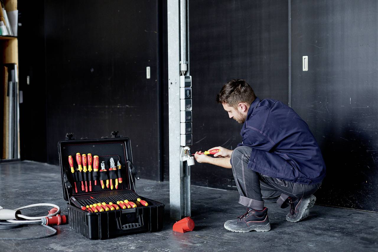 Wiha 40523 Elektriker, Handwerker, Lehrlinge, Profi, VDE Werkzeugkoffer bestückt 81teilig (L x B x H) 510 x 420 x 220 mm