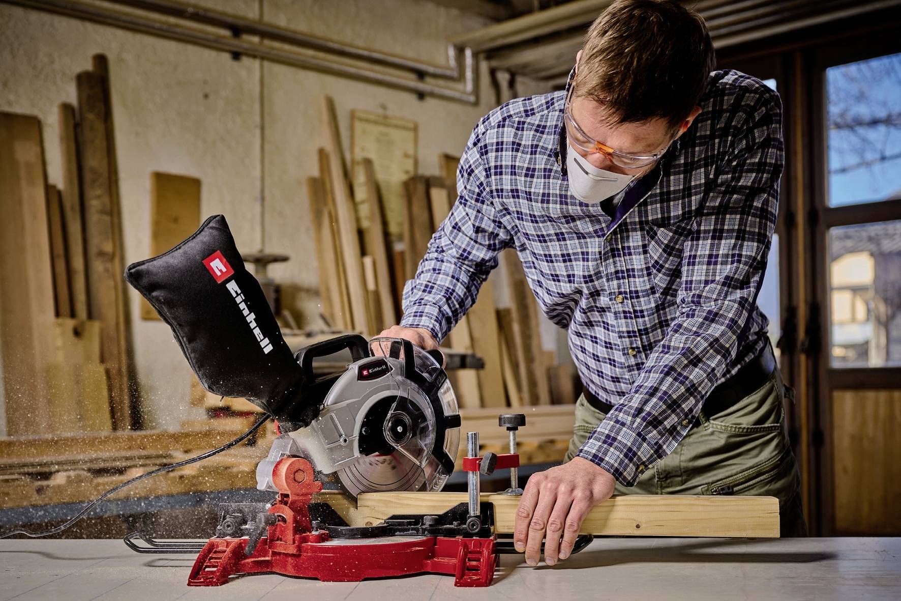 Einhell TC-MS 2112 Kapp- und Gehrungssäge 210mm 30mm 1400W