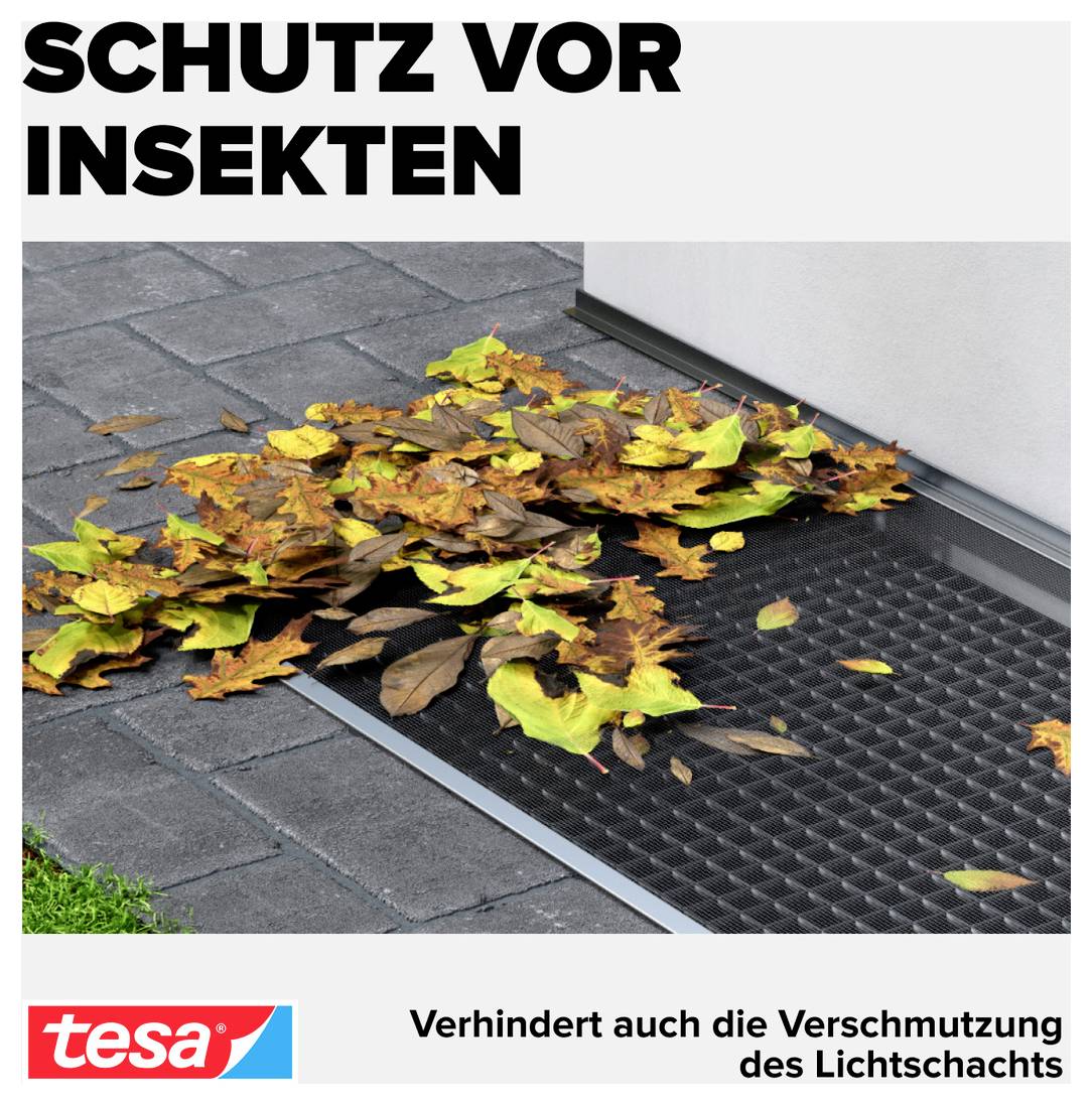 Werbegrafik mit dem Text 'Schutz vor Insekten'; Laub liegt auf einer Türmatte am Lichtschacht und zeigt den Schutz vor Verschmutzung.