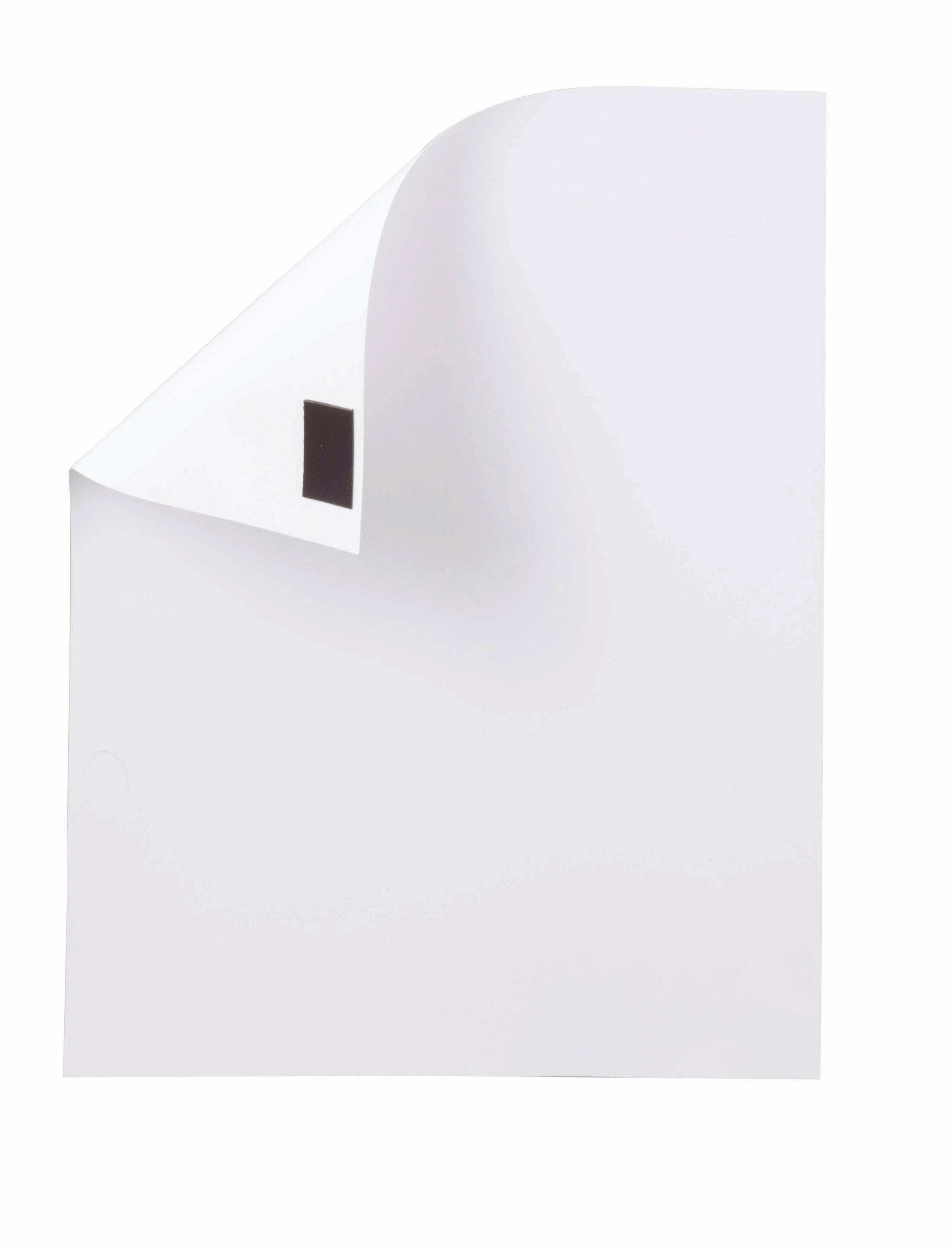 Ein weißes Blatt Papier, dessen obere rechte Ecke nach vorne gefaltet ist, zeigt einen kleinen schwarzen Quadratabschnitt auf der Rückseite.