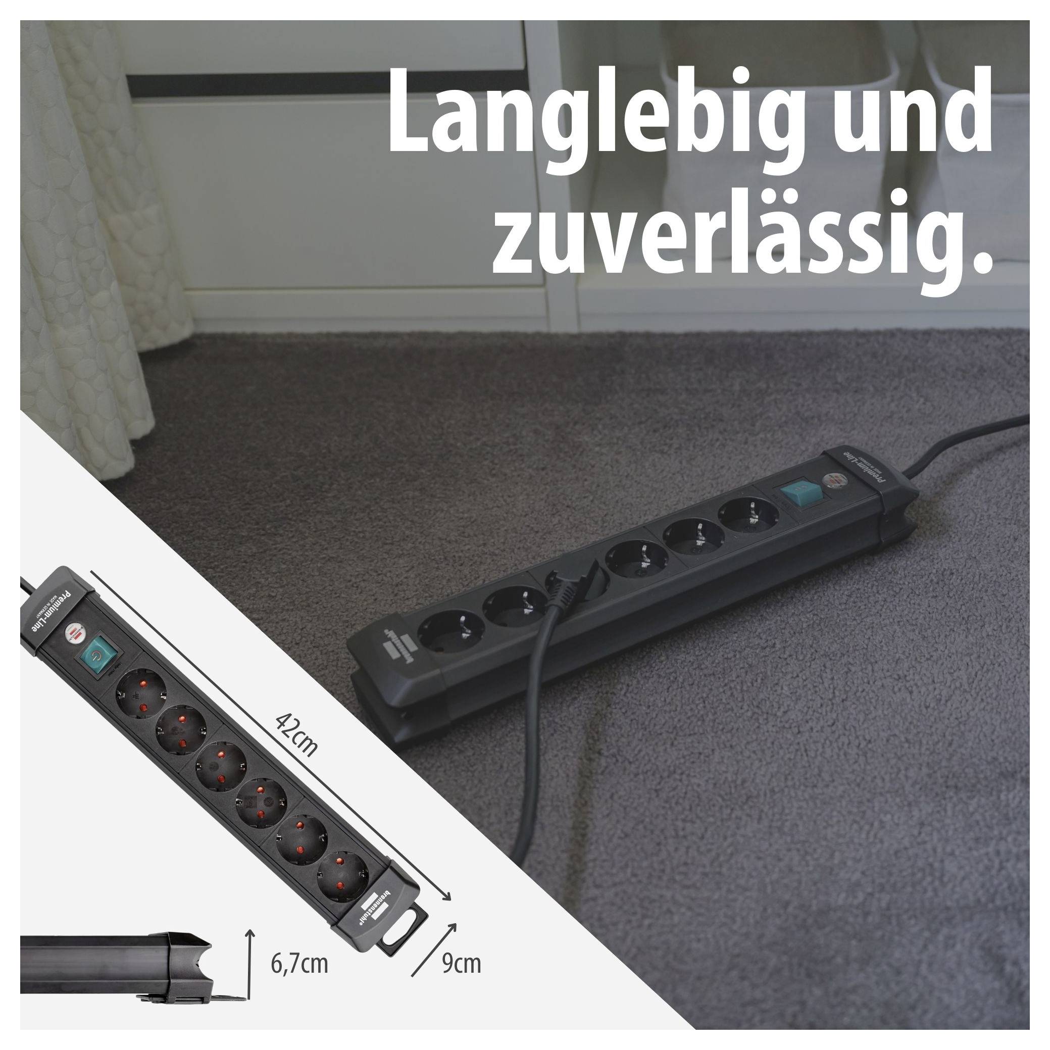 Schwarze Steckdosenleiste mit Schalter und sechs Anschlüssen; im Bild zusätzlich Maßangaben 42 cm und 6,7 cm sowie der Text 'Langlebig und zuverlässig.'