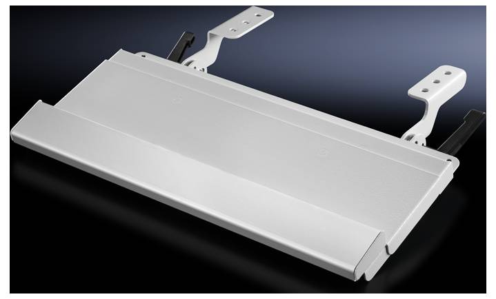 Weiße, rechteckige Metallabdeckung mit montierten Halterungen, vor einem dunklen Hintergrund platziert.