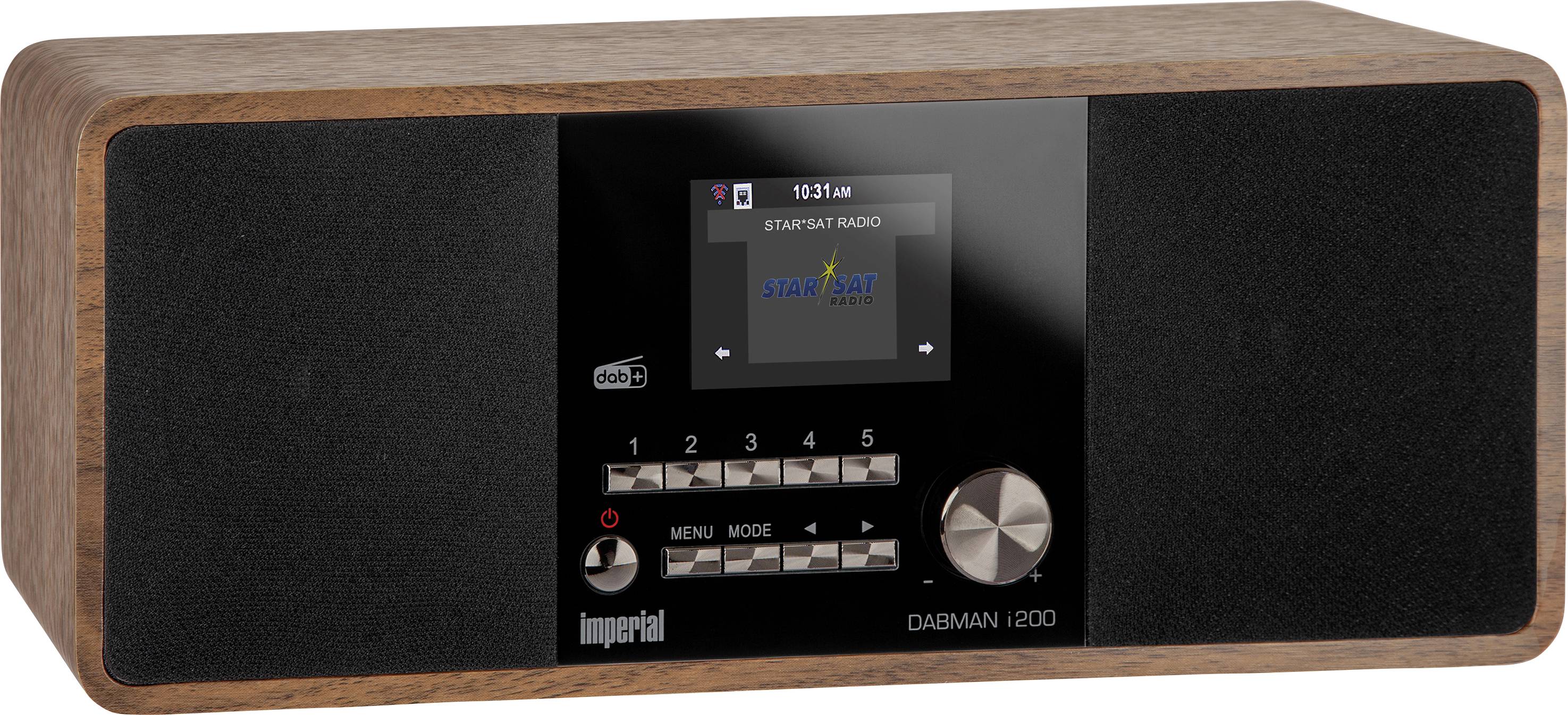 Ein Retro-Digitalradio mit Holzgehäuse und schwarzer Front. Es zeigt eine digitale Anzeige mit 'Star Sat Radio' und Steuerelementen darunter.