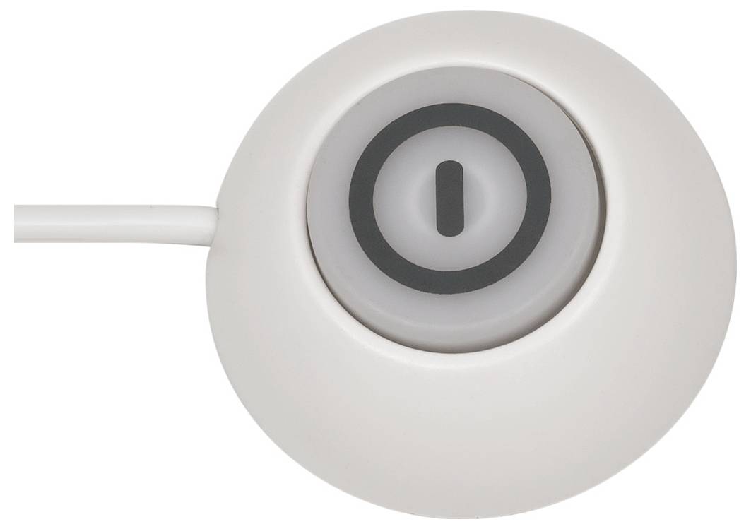 Nahaufnahme eines weißen runden Netzschalters oder einer weißen runden Schalttaste mit einem Kabel, das sich von links erstreckt