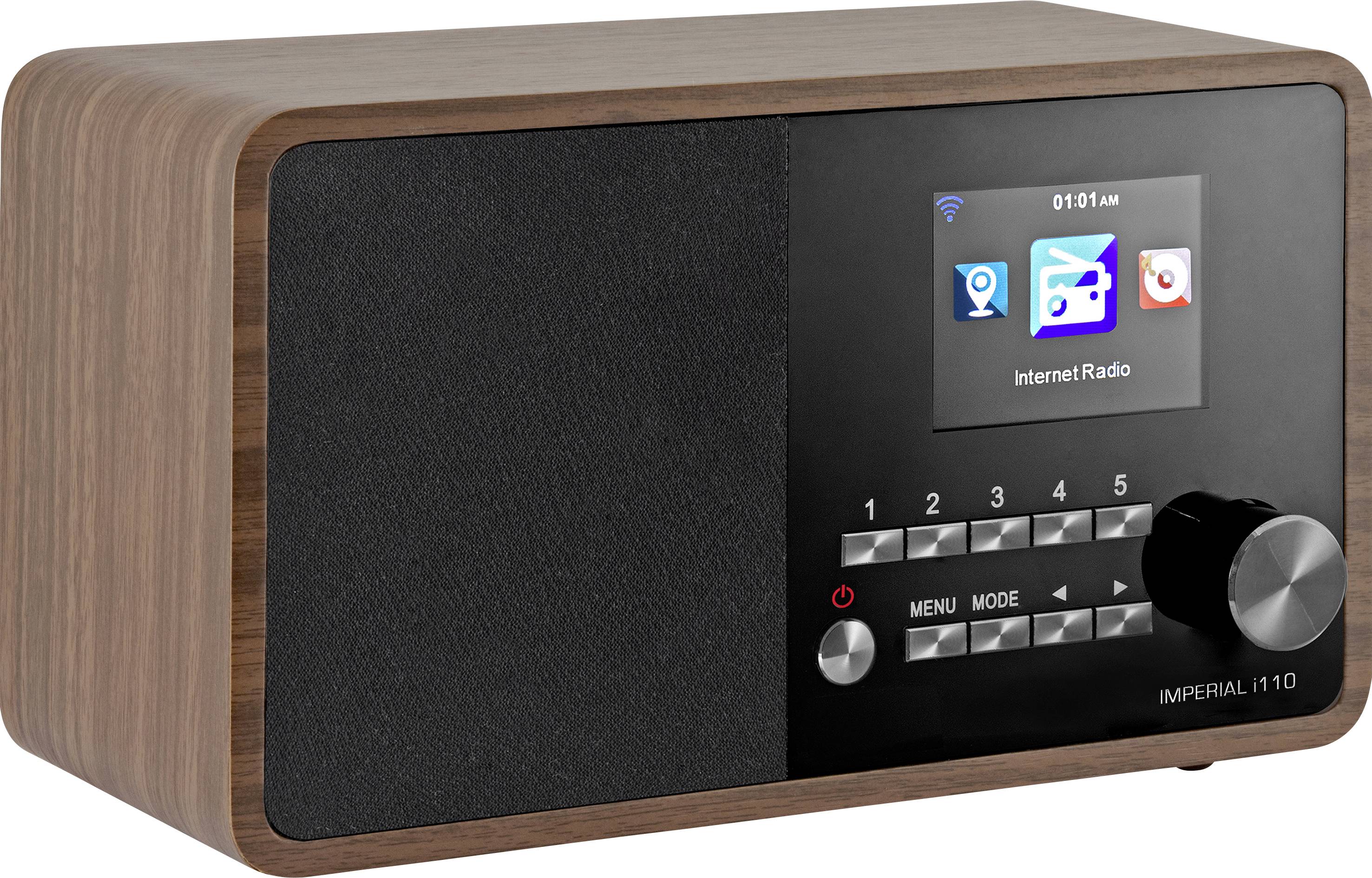 Holzradio mit Digitalanzeige zeigt 'Internet Radio' an. Zahlentasten und Reglerknopf sind sichtbar, Zeit 01:01 AM wird angezeigt.