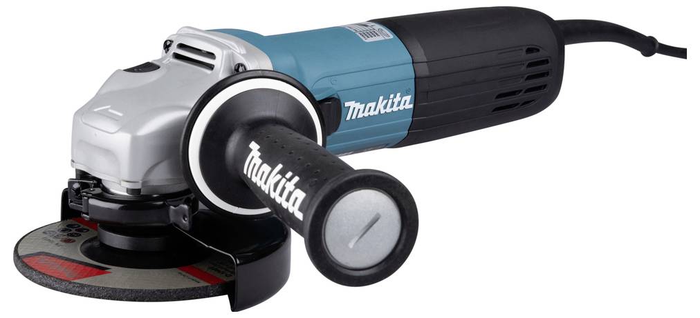 Ein Makita Winkelschleifer mit blau-schwarzem Design, ausgestattet mit einem ergonomischen Seitengriff und einer Trennscheibe, verwendet für Schleif- oder Schneidarbeiten.