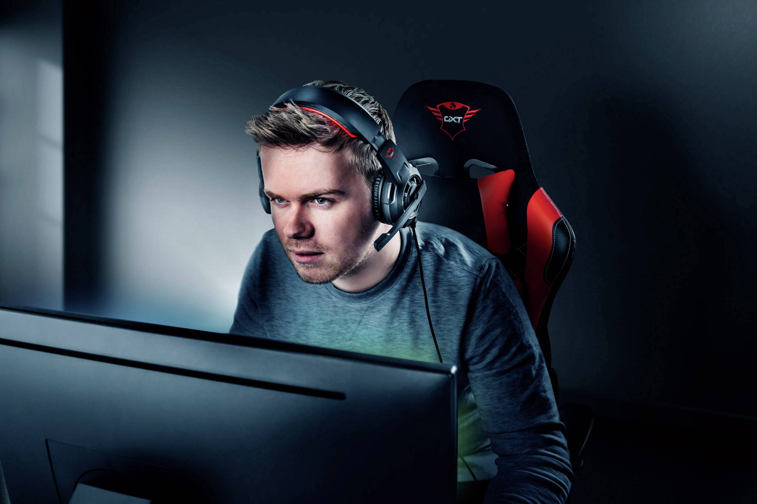 Trust GXT 310 Radius Gaming Over Ear Headset kabelgebunden Stereo Schwarz, Rot