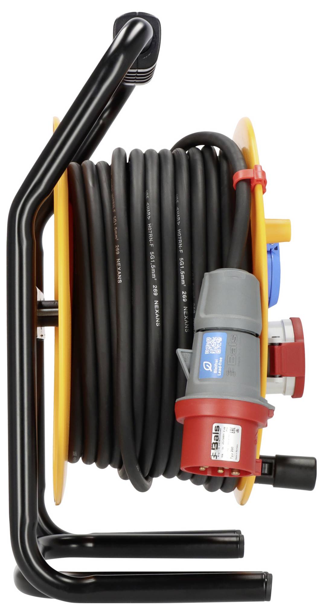 Aufgewickeltes robustes Stromkabel auf einer tragbaren schwarzen Spule mit orangefarbenen Seitenpanelen und roten Industriesteckern.