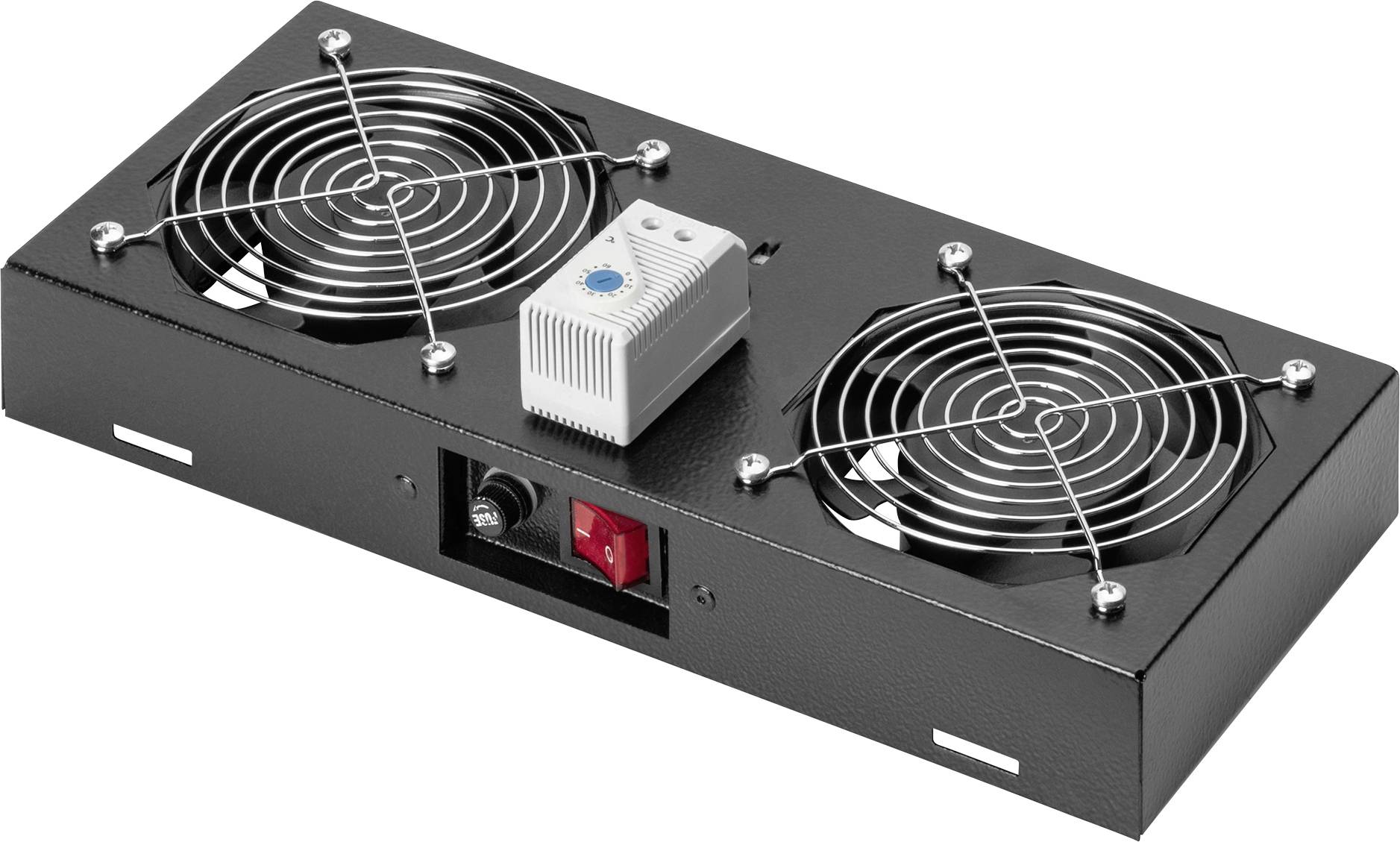 Ein schwarzes rechteckiges Gerät mit zwei Metallkühlventilatoren, einem zentralen weißen Bedienungsknopf und einem roten Schalter. Wird zur Luftzirkulation oder Belüftung verwendet.