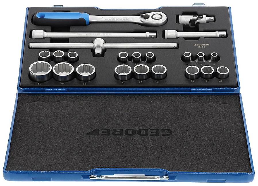 13-teiliger Steckschlüsselsatz in einem offenen blauen Koffer, beinhaltet verschiedene Aufsätze, Ratsche und Verlängerung für mechanische Arbeiten.