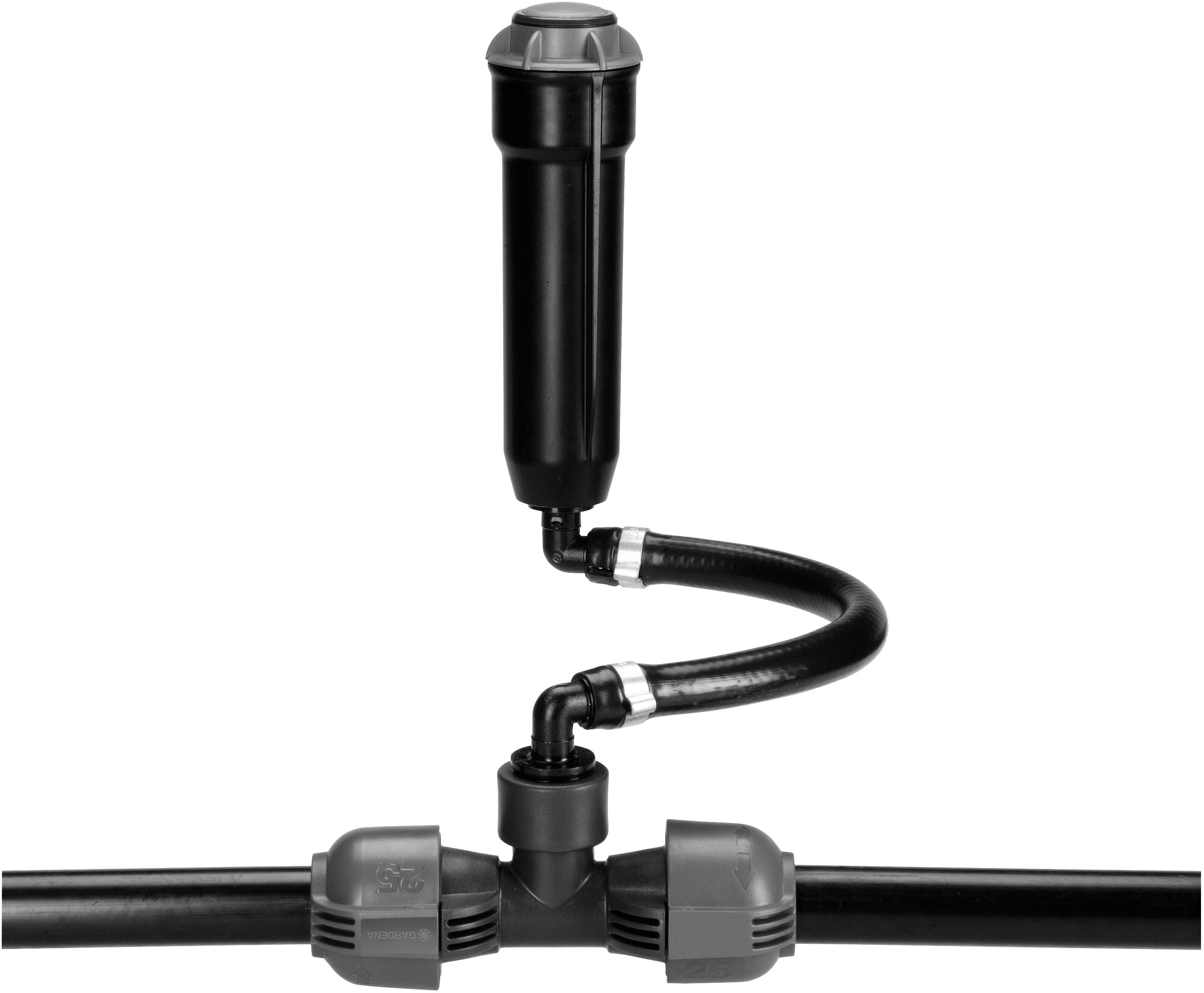 Ein schwarzes Wasserfiltermodul mit zwei grauen Verbindungsstücken ist an einem Rohrleitungssystem angebracht.