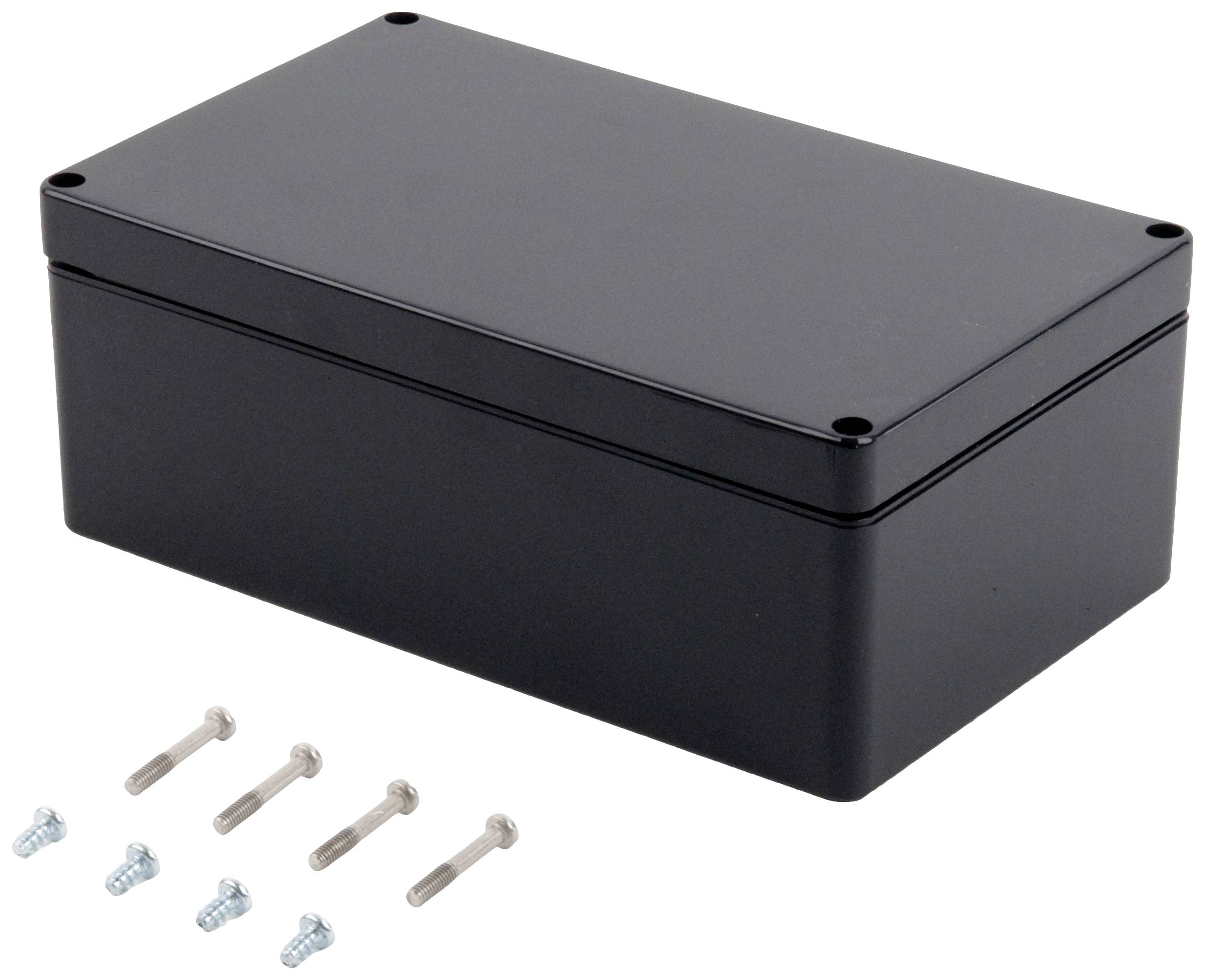 Schwarzes rechteckiges Gehäuse mit abnehmbarer Abdeckung, daneben sechs Schrauben zum Befestigen; für elektronische Geräte gedacht.
