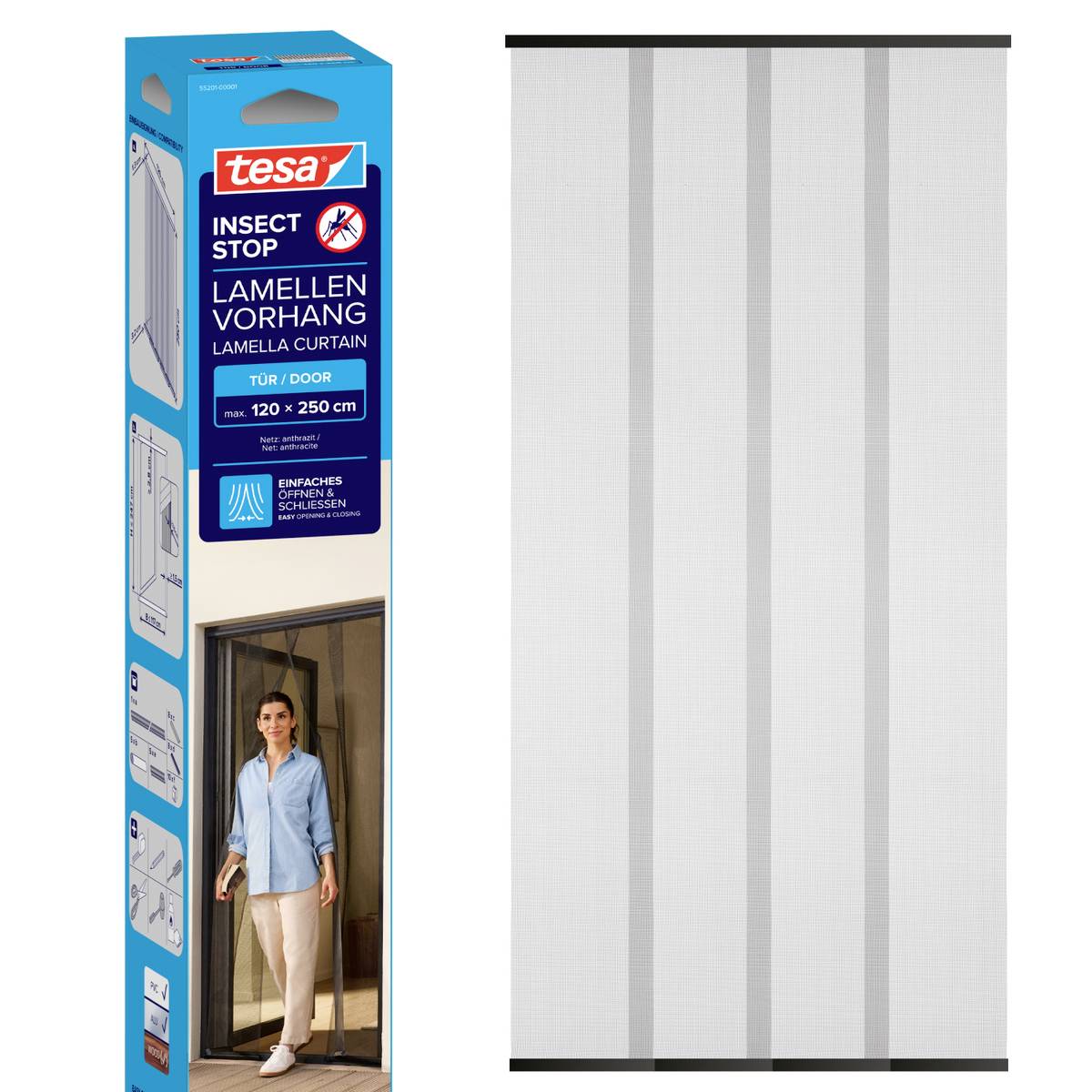 Produktbild von tesa Insect Stop Lamellentür für Türen, weiße Streifenvorhang neben seiner blauen Verpackung gezeigt, Größe bis zu 120 x 250 cm.