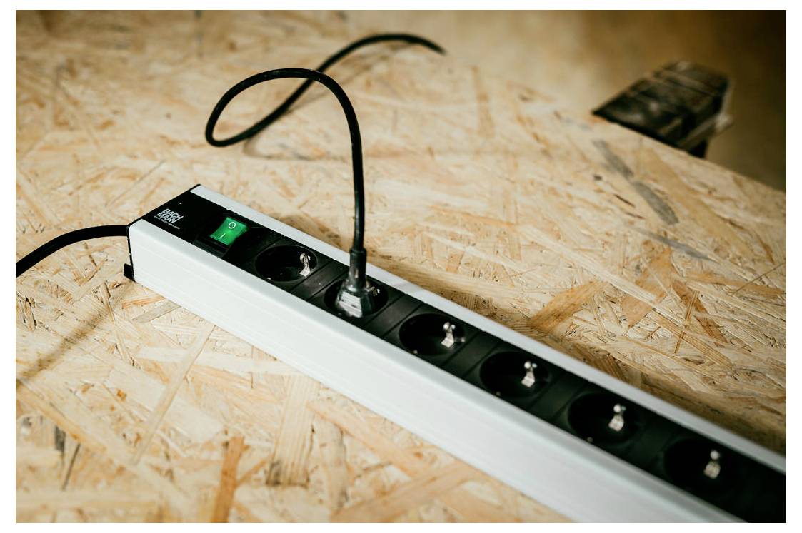 Bachmann 300.003 Steckdosenleiste mit Schalter 6fach Edelstahl-Optik Schutzkontakt 1St.