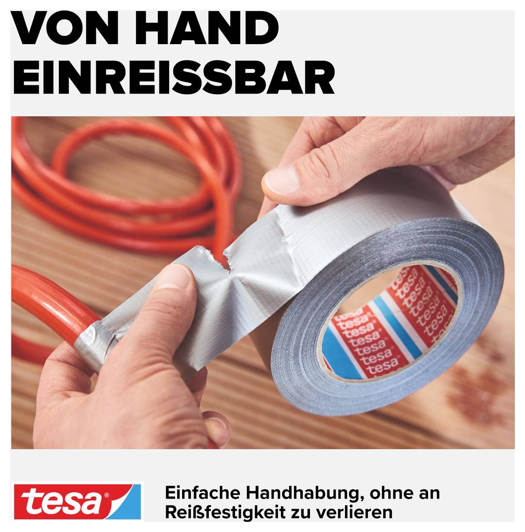 Eine Person reißt ein Stück Klebeband von der Rolle ab. Text: 'Von Hand einreißbar'. Marke: tesa. Produktfoto zeigt einfache Handhabung.