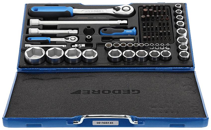 'Gedor' Werkzeugset mit Ratschen, Steckschlüsseln und Bits in einem schwarzem Koffer. Ideal für mechanische Arbeiten und Reparaturen.