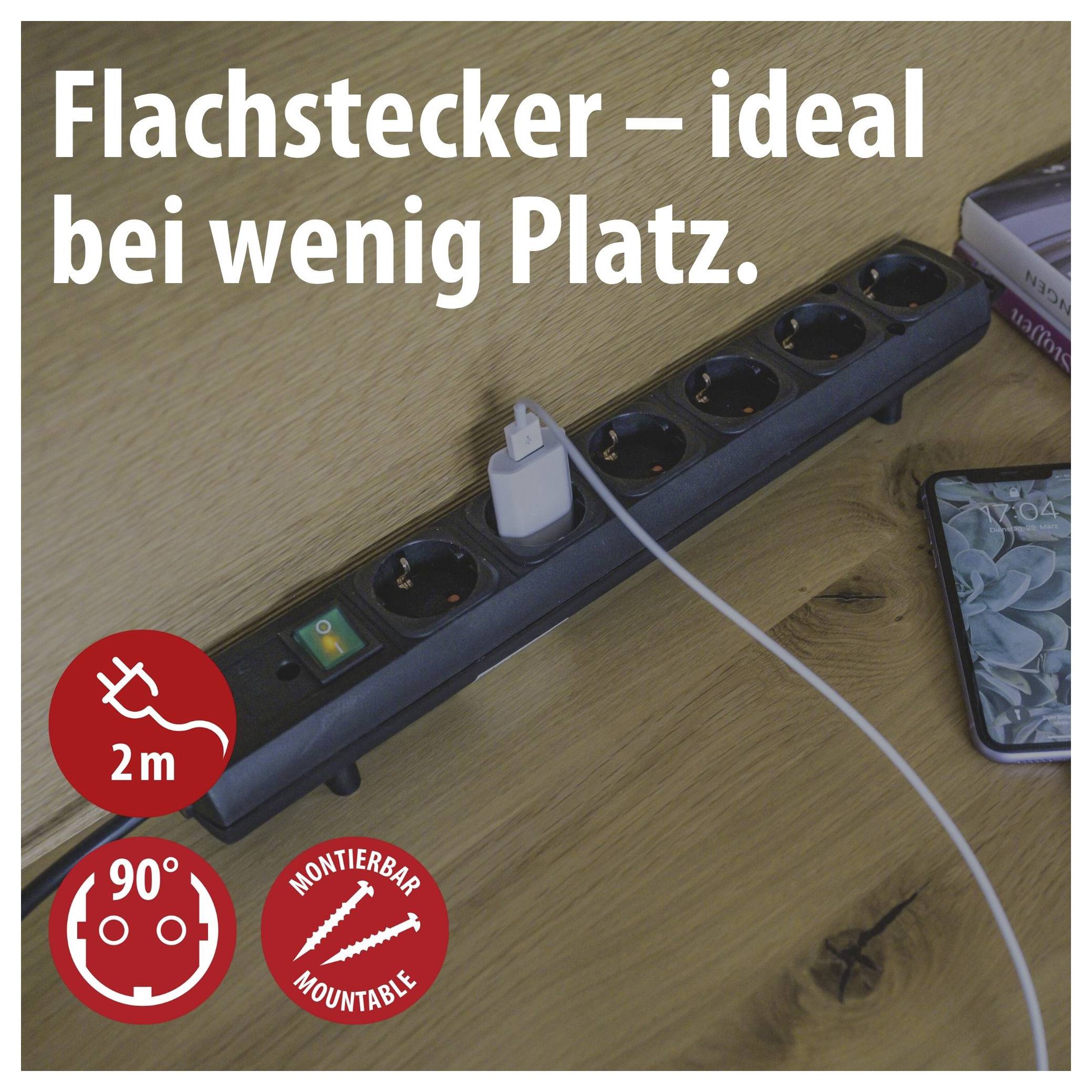 Werbegrafik einer Steckdosenleiste auf einem Tisch mit Smartphone und Ladekabel; Text: 'Steckstecker – ideal bei wenig Platz.' Hinweise: 2 m, 90°, montierbar.