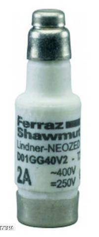 Es wird eine weiße Keramiksicherung mit der Aufschrift '2A 400V' gezeigt, die für elektrische Schaltkreise verwendet wird.