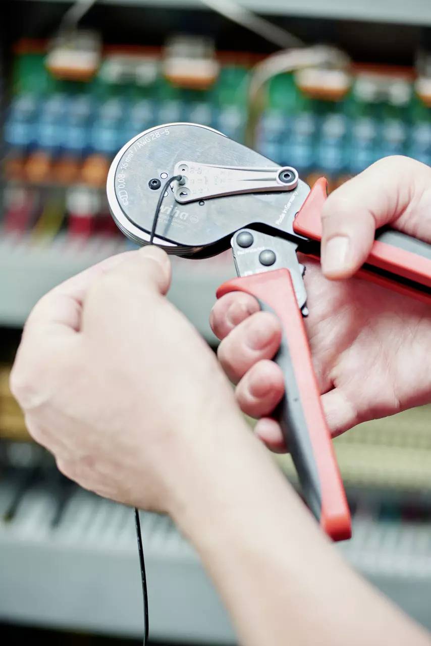 Wiha 41246 Crimpzange Aderendhülsen 0.08 bis 16 mm²