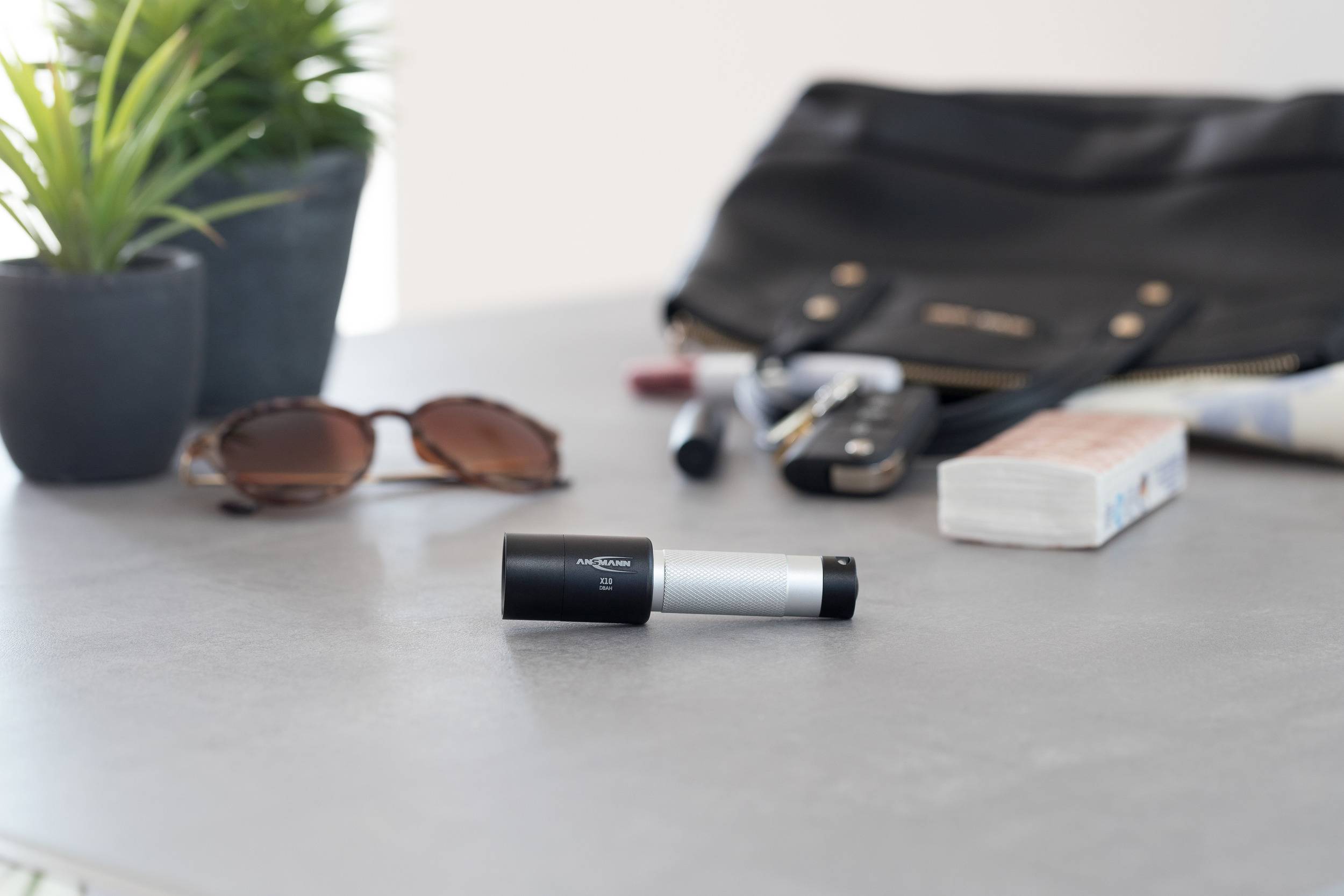 Ansmann X10 LED Mini-Taschenlampe mit Handschlaufe batteriebetrieben 25 lm 22 h 75 g