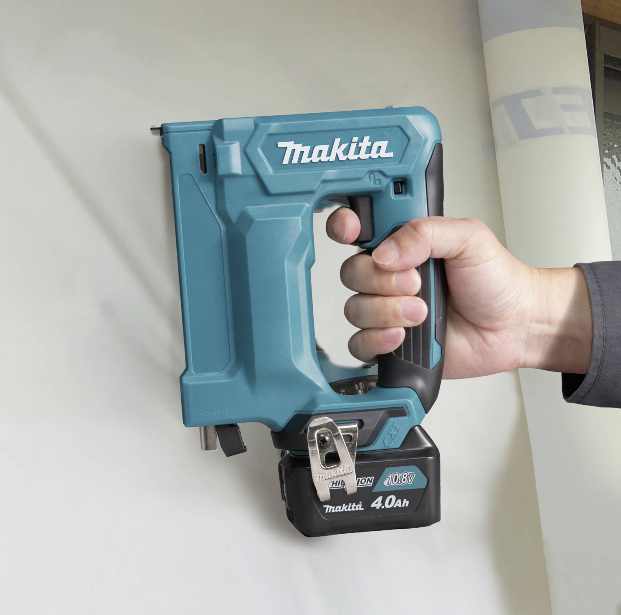 Makita ST113DSMJ Akkutacker inkl. 2. Akku, inkl. Ladegerät, inkl. Koffer